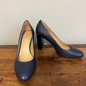 Michael Kors Navy and Black Heels size 10